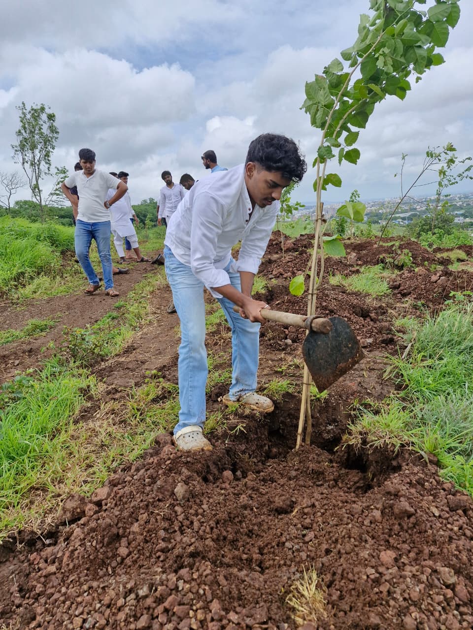 GreenPune Volunteers & School Children Tree Plantation Campaign